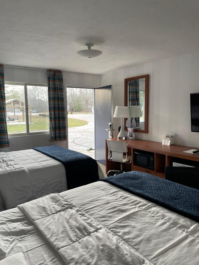 Starlite Resort Saugatuck Exterior photo