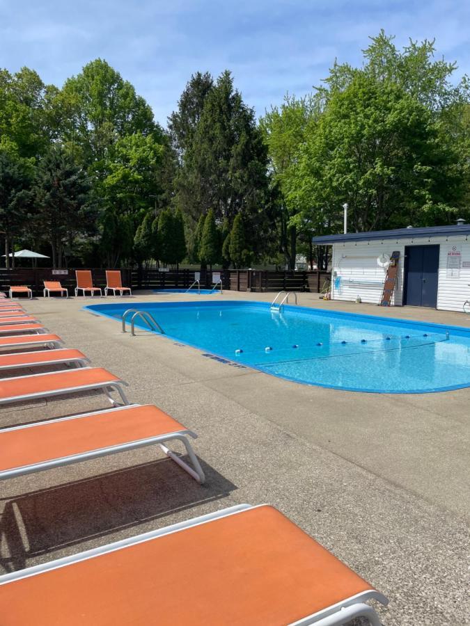 Starlite Resort Saugatuck Exterior photo
